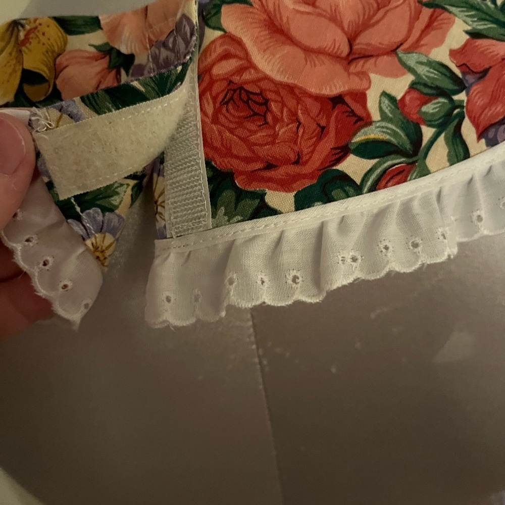 Handcrafted Floral Apron with Lace Trim and Ric Rac - Picture 6 of 6